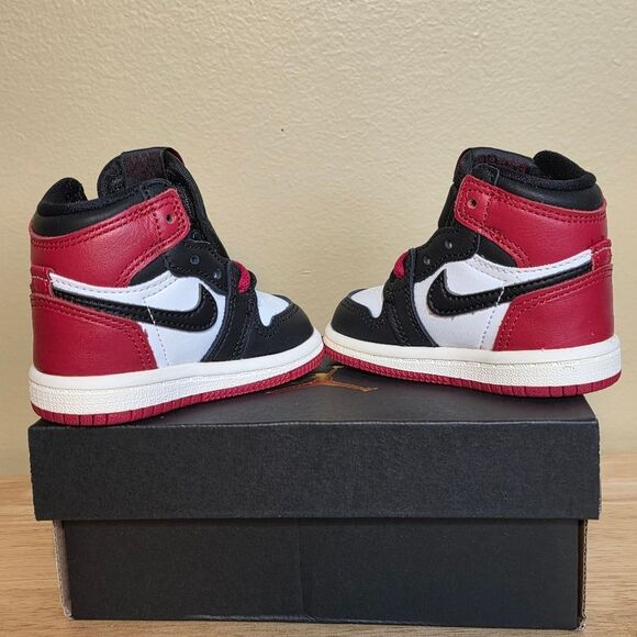 Nike Air Jordan 1 Retro High OG TD Sneakers Black Toe FD1413-106 Toddler Size 3C - Picture 4 of 7
